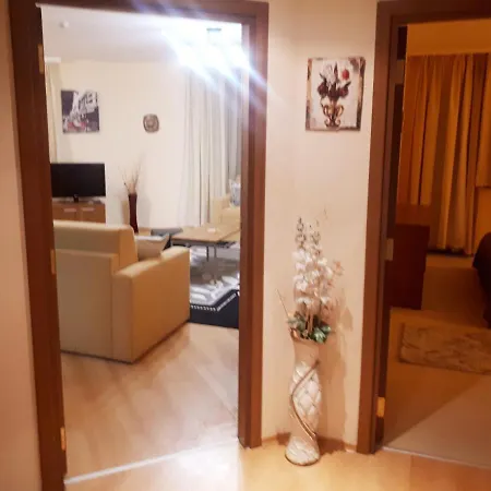 Apartahotel Enjoy Studios&lovely Park 3*